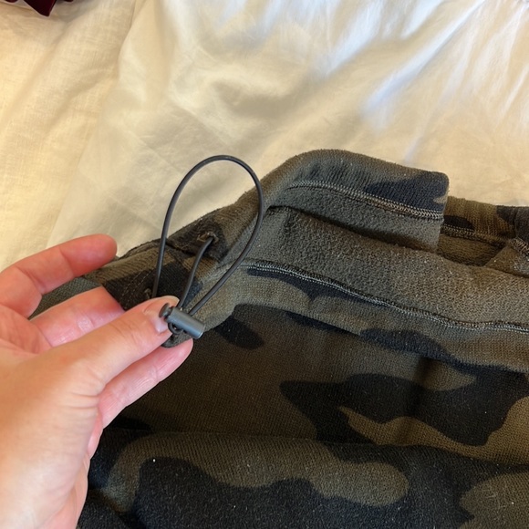 PINK- soft quarter zip crewneck, Camo sz s - Picture 4 of 4